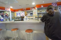 Instalaciones y tienda en la estación de servicio 7